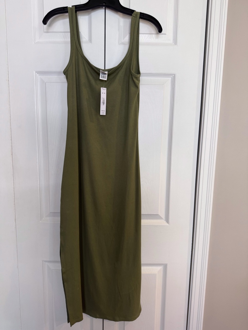 NWT Victoria’s Secret Pink olive maxi dress. Size medium.